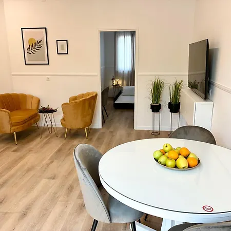 Golden Apartament *