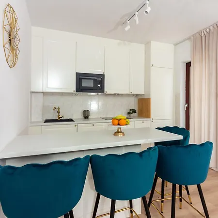 Apartment Golden Split