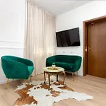 Golden Apartman *